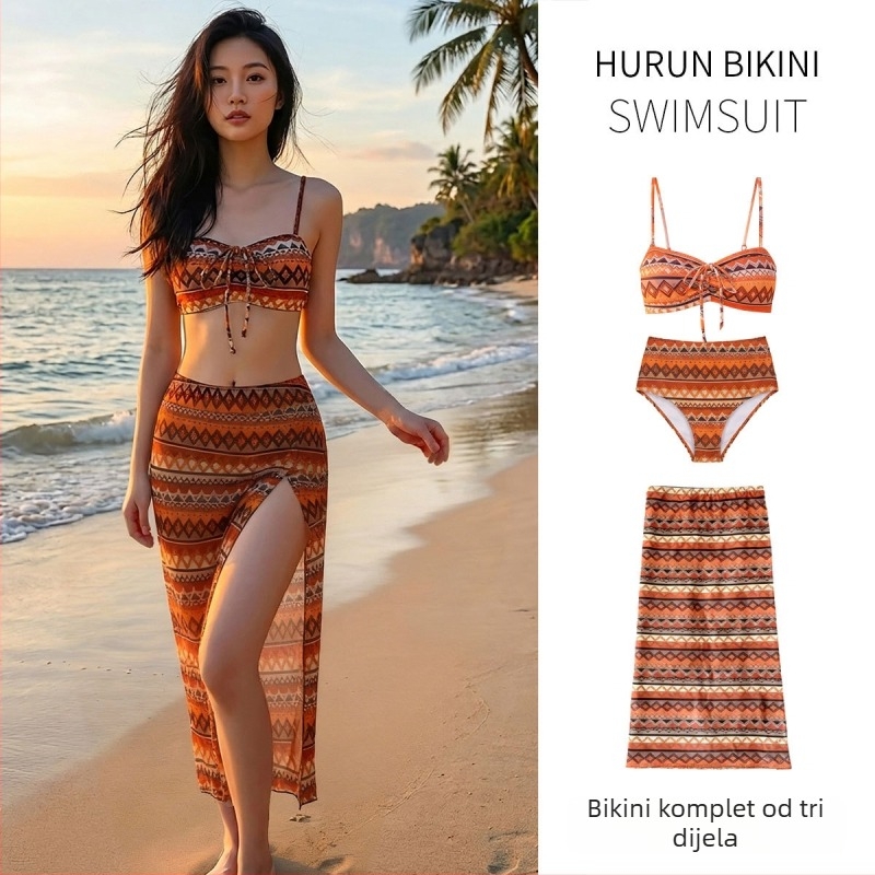 Ženski trodjelni bikini set za plažu: gornji dio, donji dio i duga suknja s prorezom, pogodna za plivanje, seksi etno stil