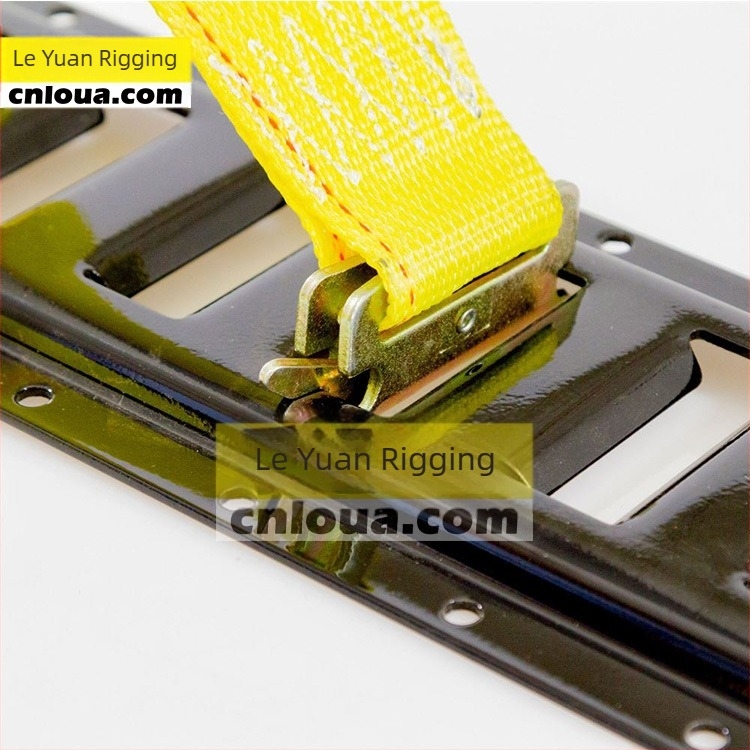 Remenac s E-spojem; Model LYRTDEF; Materijal: visokougljična čelika + poliester; Za fiksiranje robe