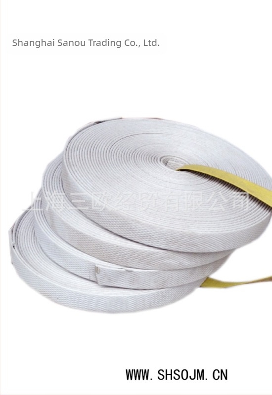 Plastična traka za pakiranje, marka Sanjiu Card, model 1510, materijal PP polipropilen, napetost rastezanja 800-1000 N, vanjski promjer role 300 mm