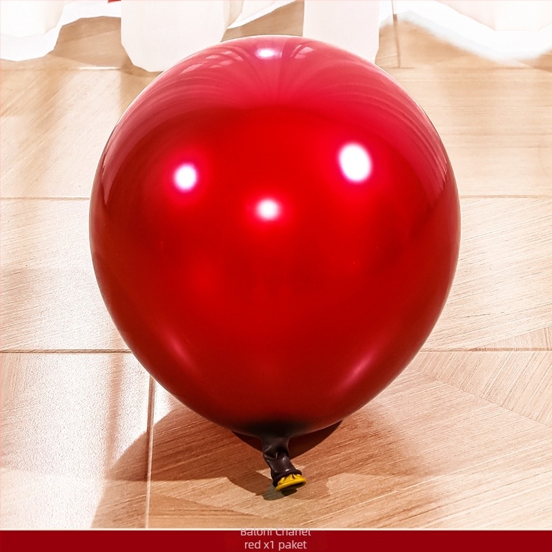 Balon dekoracije za novi dom, postavljanje scene za dnevni boravak i rekviziti za useljenje