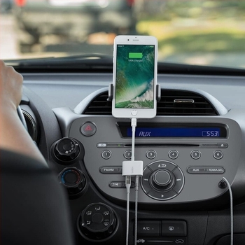 Dvostruki adapter 3,5 mm i Lightning za slušanje glazbe i punjenje – Model A (Nije kompatibilan s iPhone 15)