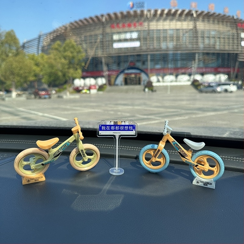 Dekorativni ukras za unutrašnjost automobila od smole, jednostavan stil, funkcija dekompresije, bez marke