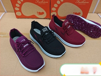 Ženske sportske tenisice Fly Knit gornji dio, Injection Molded đon, vezanje sprijeda, okrugla vrh, niski gležanj