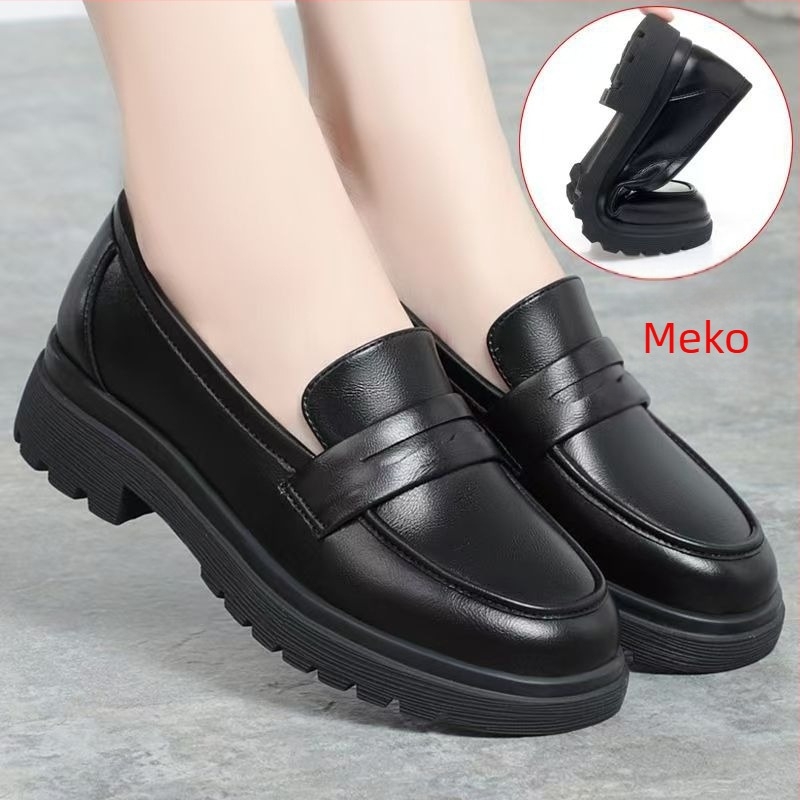 Ženske crne kožne loafers s kopčom, okrugli vrh, gornji dio od dvostruke svinjske kože, gumena potplat, debeli pet 3-5 cm