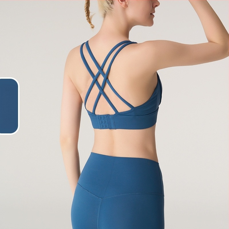 Ženski sportski joga grudnjak s oblikovanim 3/4 cupom, stražnje kopčanje s tri redova, fiksirane dvostruke naramenice, jednodelni dizajn, Nylon 75% / Spandeks 25%