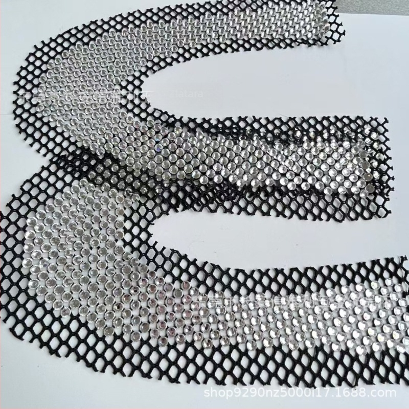 Mrežno gornje dijelo obuće sa kristalnim ukrasima, No.30 kristala, model 4445, U-oblik, Alley