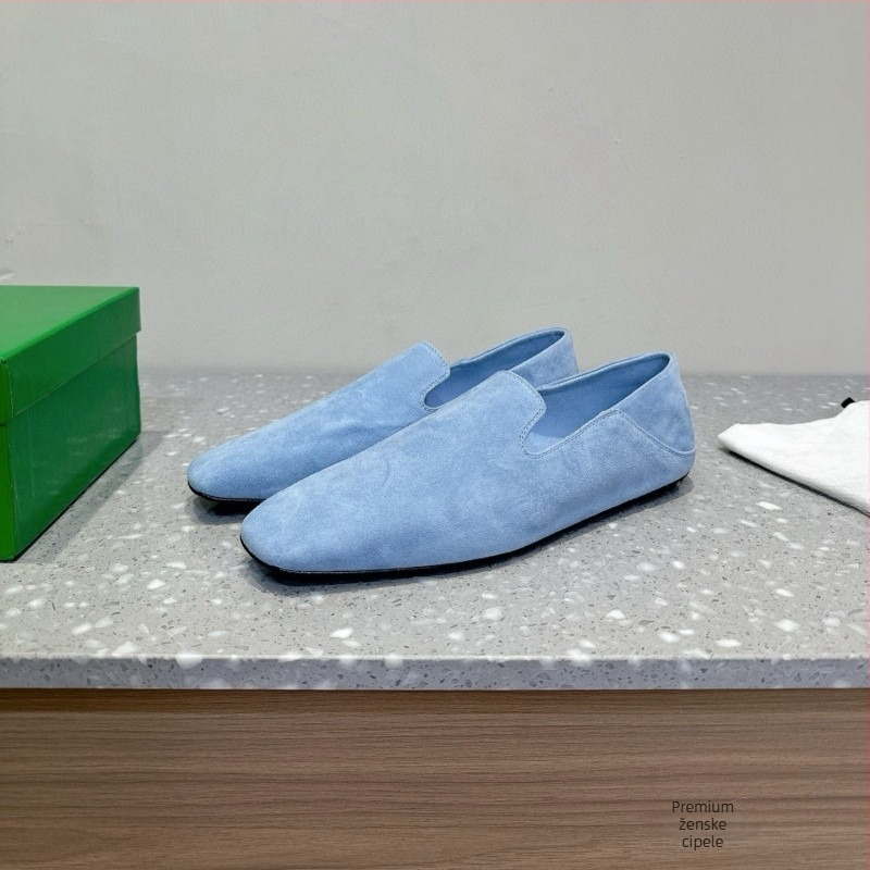 Slip-On kožni loaferi - prava koža, srednja visina gornjeg dijela, podstava od ovčje kože, potplat Vibram Rubber