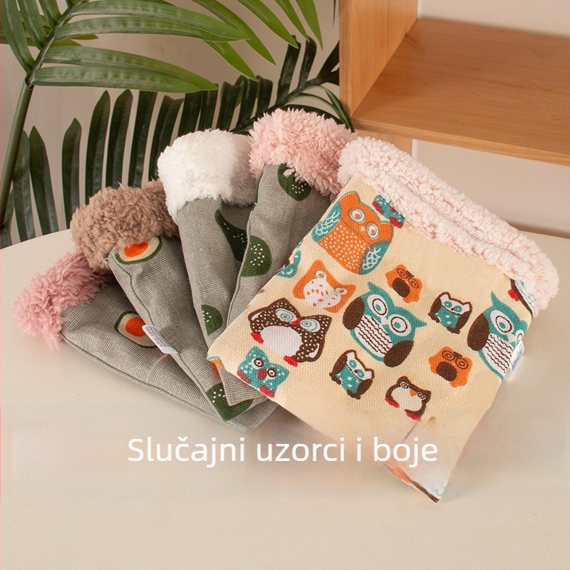 Hamsterovo toplo gnijezdo - pamuk, četvrtasti oblik, zima, unutarnja uporaba, crtani stil