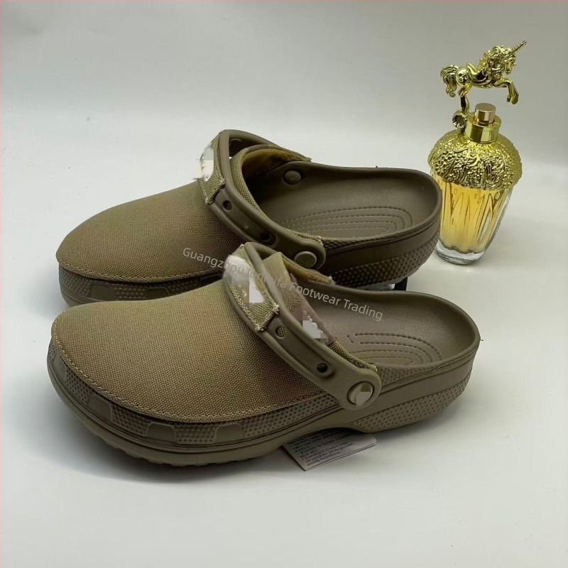 Muške Slip-On sandale s prozračnim perforiranim gornjim dijelom od denima, EVA potplat, Velcro zatvarač