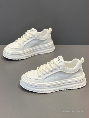 Muške loaferice - niski gornji dio, gornji materijal: Super Fiber, gumeni potplat, vezivanje na vezanje