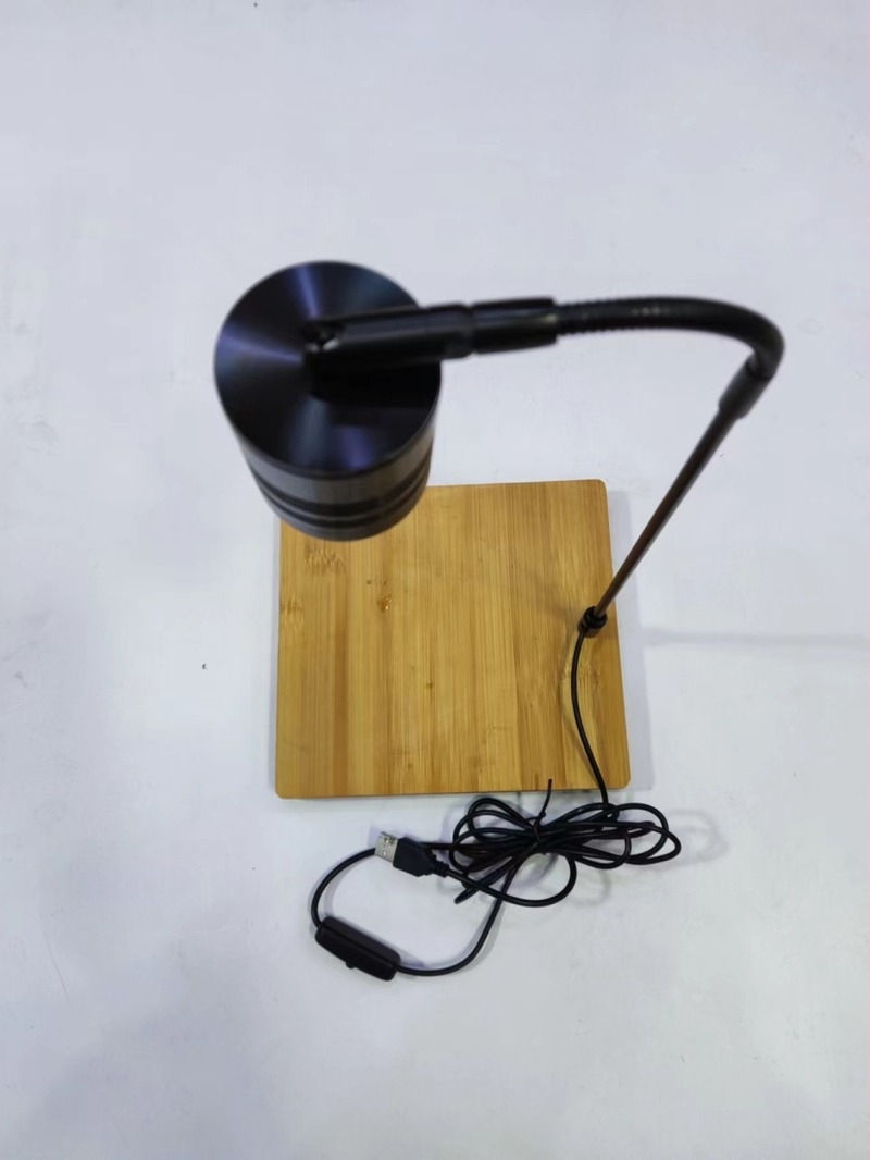 Akvariumska lampa (aluminijsko kućište; 7W; osvjetljenje vodne bilje; 1 kg; Zhongshan)