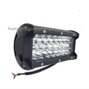 LED duga lampica radna s tri reda reflektora – 72W, 12-24V, 8000lm, 6500–7000K, aluminijsko kućište
