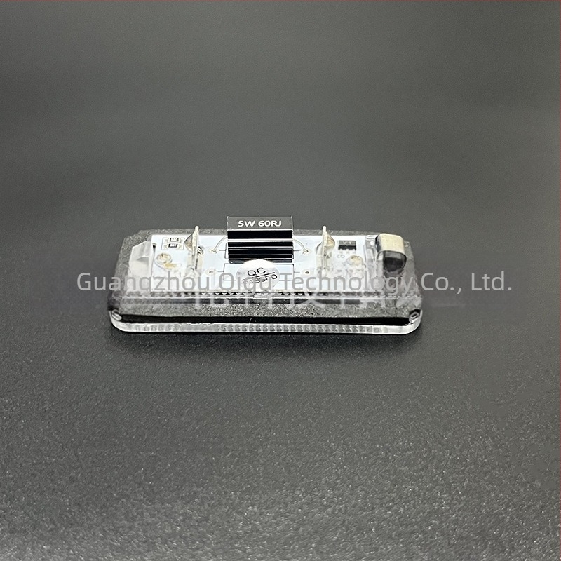 LED svjetlo za registarsku pločicu za Fiat 500C/Abarth 500C (2007-2016) – ABS+LED, 12V, 4.2W, 6000K, trajanje života 50 000 h