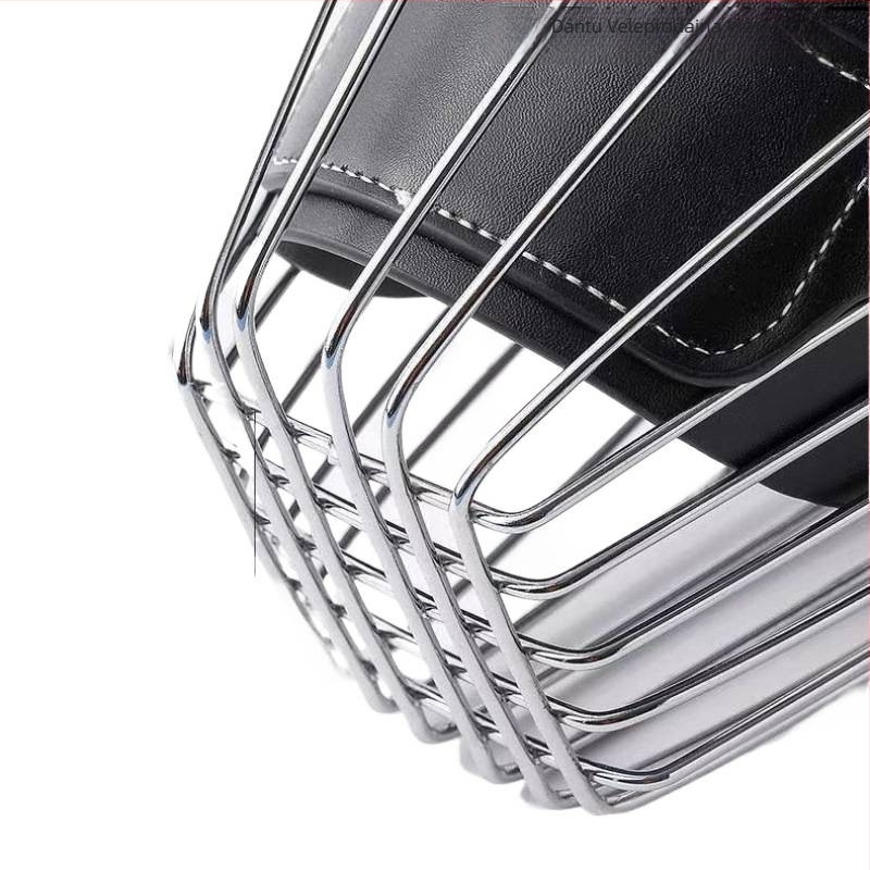 Metalna maska za pse s funkcijom protiv ugriza i laja; universalna veličina za pse različitih veličina; omogućuje piti vodu.