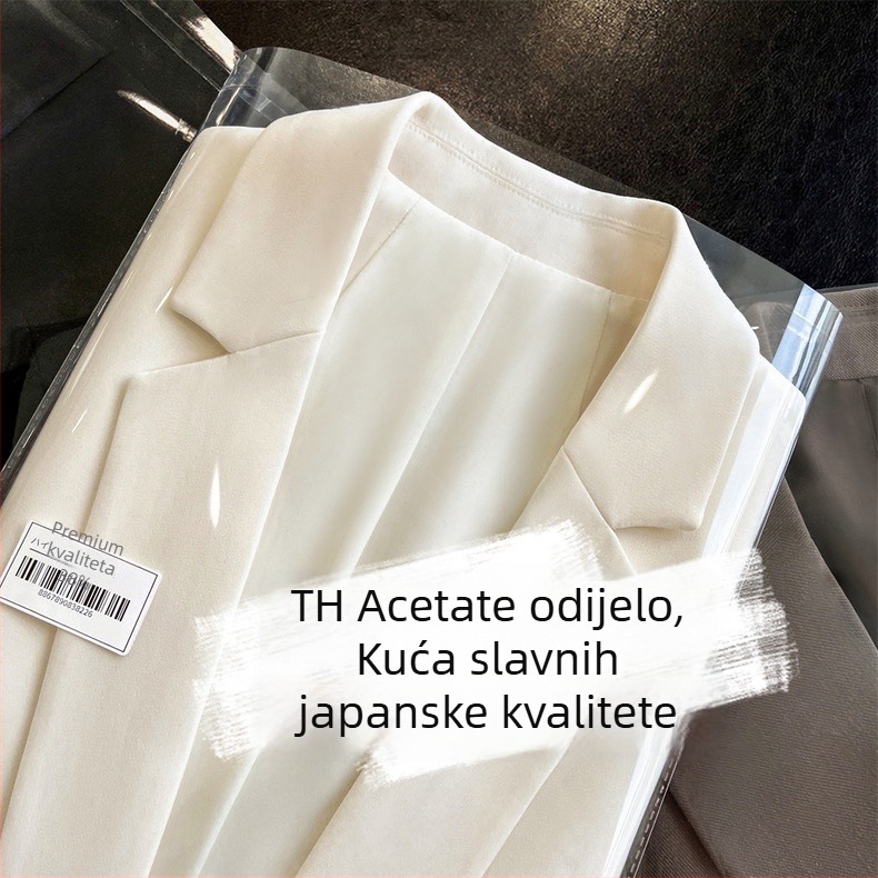 Žensko sako od triacetatne tkanine, srednje duljine, jednostruko kopčano, dugi rukav, klasičan kroj, proljeće 2024.