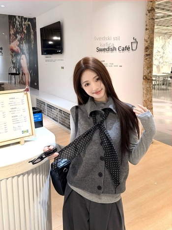 Ženska pletena bez rukava vest s poluotvorenim ovratnikom, standardna duljina, japansko-korejski casual stil (tvar: smjesa kemijskih vlakana; bez punila; zima 2025)