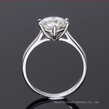 Prsten od moissanita Charin Jewelry — okrugli oblik, inlay postavljanje, čistoća VVS