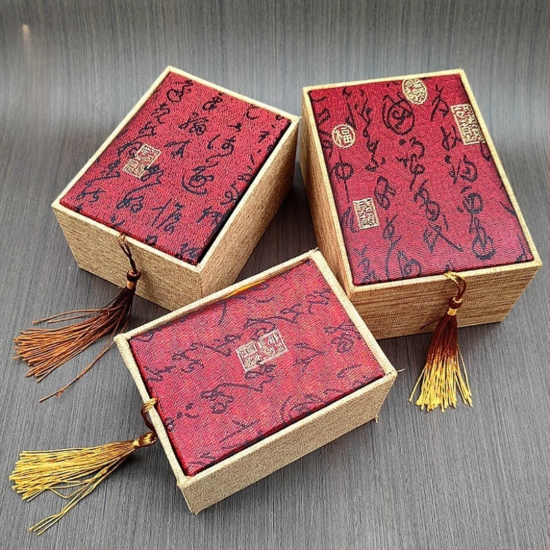 Kutija za nakit za poklon s izrezbarenim šupljim dizajnom i pliš unutrašnjošću; Složeni materijali, kutija za pakiranje – Jin Dexin, Kina