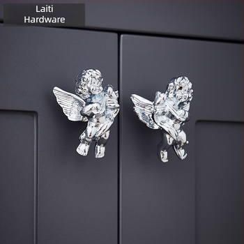 Letti Hardware 5653 mesingana ručka za vrata ormarića – talijanski minimalistički stil.