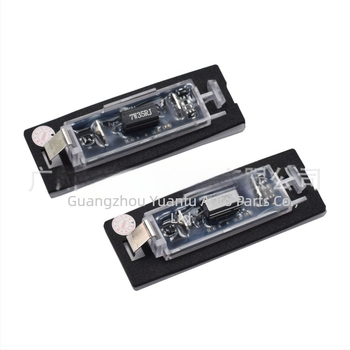 LED svjetlo za registracijsku pločicu Fiat Panda Mk3 (169) i Mk4 (312/319), ABS kućište, 12V, 1.68W, 6500K dnevno bijelo, vijek trajanja >1 godina