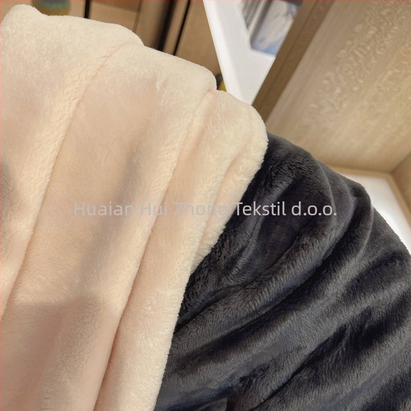 Debela flanel deka, uniformni uzorak, moderni minimalistički stil, prilagodljiva, višefunkcionalna