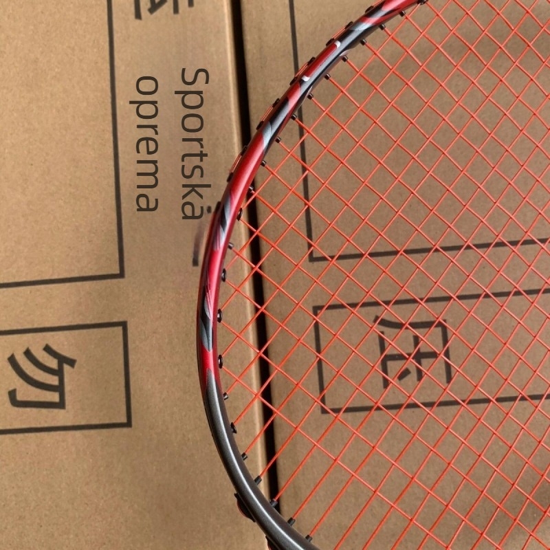 Raketa za badminton s potpuno karbonskim okvirom, vlaknaste svile užadi, težina 95–100 g, držač G5
