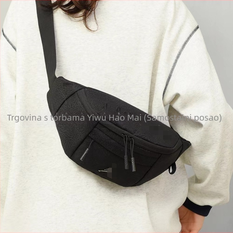 Muška crossbody torba, ulični stil, velika kapaciteta, kvalitetan materijal, poliester podstava