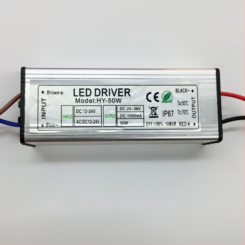 DC-DC boost napajanje za niskonaponske solarne ulične rasvjetu, IP66 vodootporno, 50W, ulaz 12–24V, vanjski montiranje