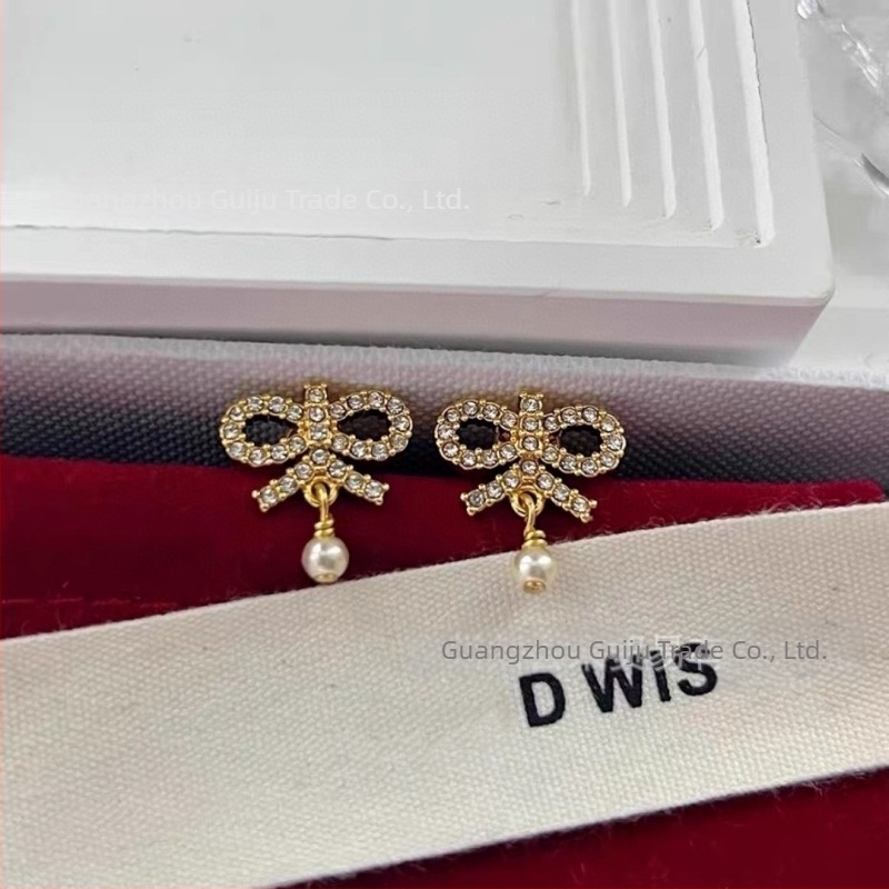 Ženski naušnice s perlama i dijamantima, bakrena osnova, elektroplatiranje, ušna šipka od srebra 925, lagani luksuz stil