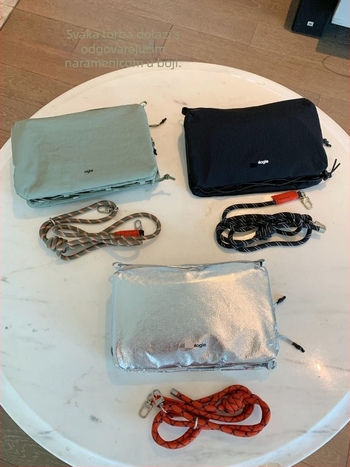 Poliesterska torba preko tijela za bocu vode, gradski stil, horizontalan kvadratnog oblika, zatvarač, mekana tekstura, unutarnji džepovi sa zatvaračem za telefon i ID