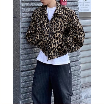 Muška denim jakna s leopard uzorkom, izprana, slobodan kroj, zatvarač na zipu, rever s klopom, bez kapulje