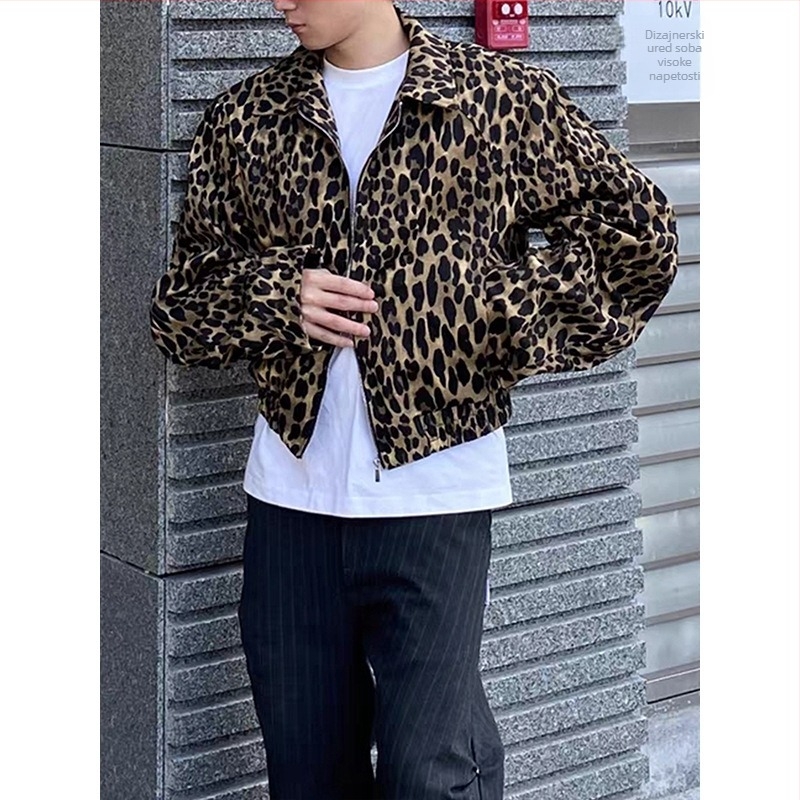 Muška denim jakna s leopard uzorkom, izprana, slobodan kroj, zatvarač na zipu, rever s klopom, bez kapulje