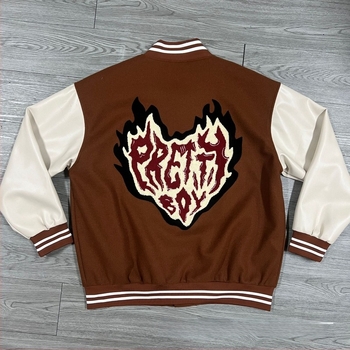 Bomber jakna s PU kožnim rukavima i velikom izvezom na tkanini viskoze-vuna, dvostruka flis podstava, slobodan kroj, okrugli ovratnik, za muškarce