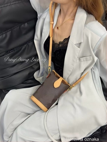 Torba za nošenje preko ramena od prave kože, cilindričnog oblika, džep za telefon, zatvaranje šnurnicom, gradski minimalistički stil