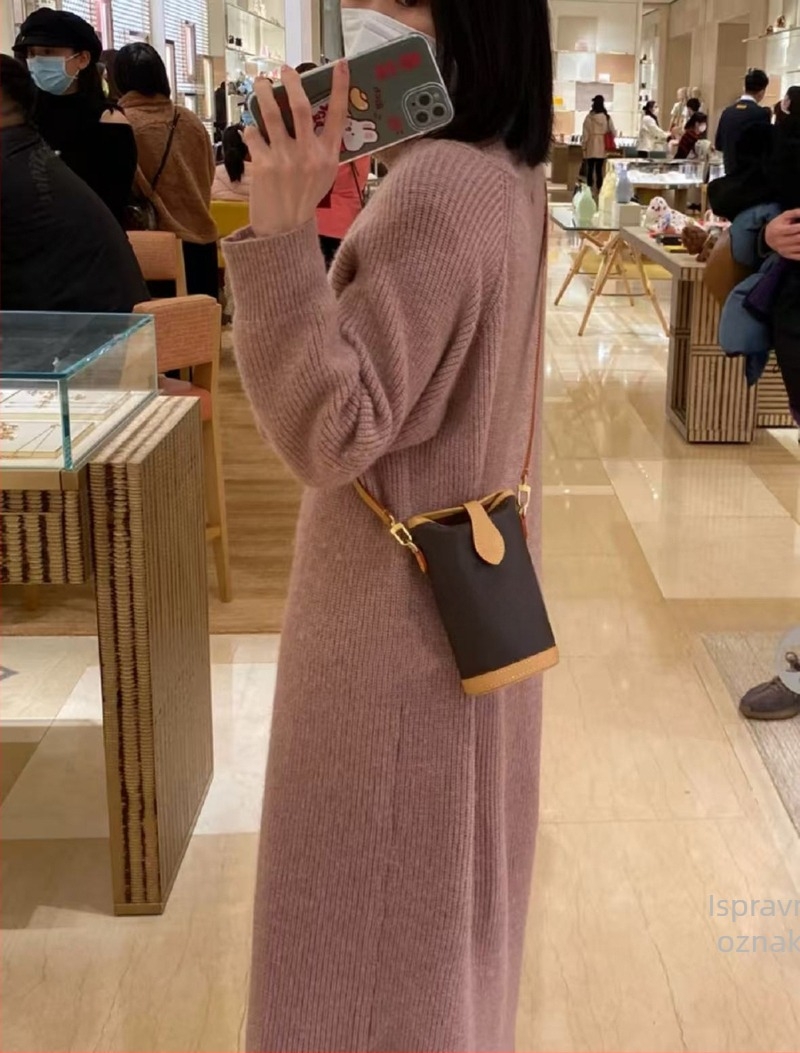 Torba za nošenje preko ramena od prave kože, cilindričnog oblika, džep za telefon, zatvaranje šnurnicom, gradski minimalistički stil