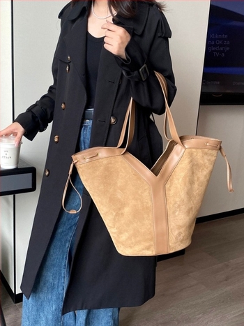 Ženska teksturirana bucket bag, ulični stil, PU, horizontalni kvadratni oblik, poliester podstava, unutarnji džepovi: skriveni džep sa zatvaračem, džep za telefon, džep za ID