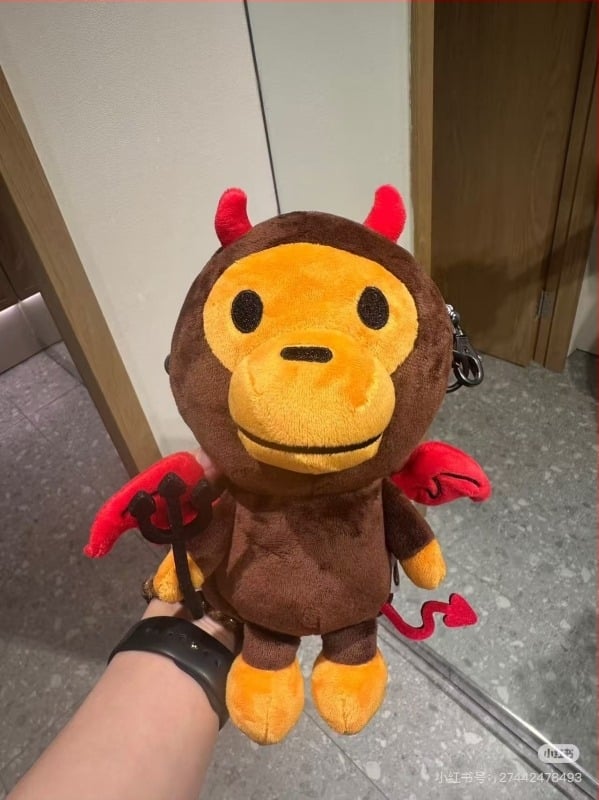 Torba za mobitel od plišane tkanine, zatvaranje zatvaračem, cilindrični oblik, unutarnja džep za mobitel, podstava od poliestera-pamuka