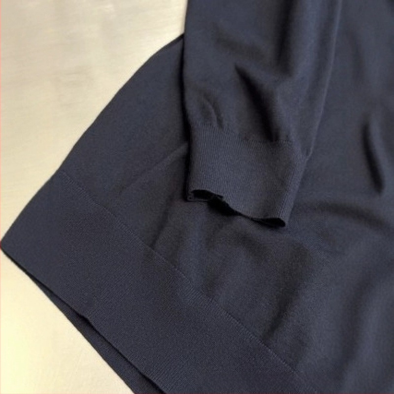 Polo majica od pamukasto-mješane tkanine, kratki rukav, polo ovratnik s poluzipom, izšivanje, udoban kroj