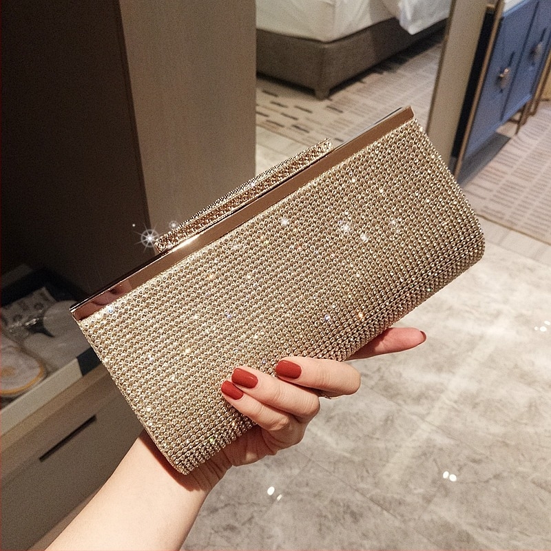 Clutch torbica sa rhinestones, horizontalni četvrtast oblik, zatvaranje na klik, poliesterska podstava, pretinac za mobitel