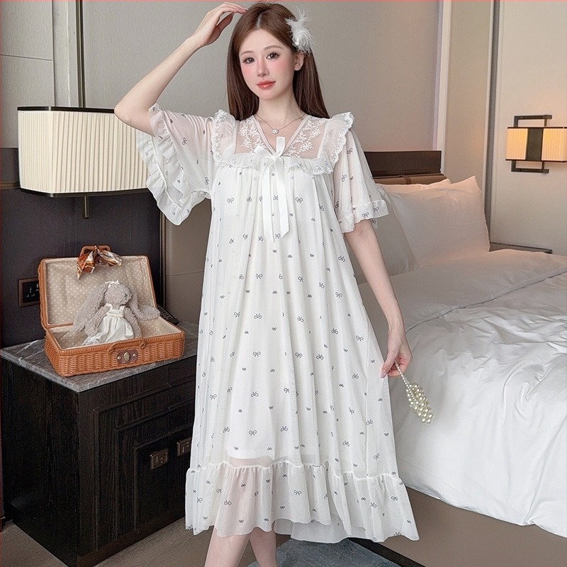 Mrežasti materijal; stil Siamese/Fairy; 90–95% poliester; tanak materijal; V-izrez