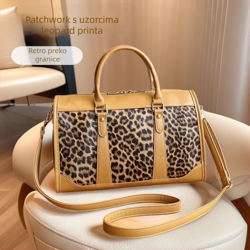 Ženska torba na rame s leopard uzorkom od PU — cilindričnog oblika, zatvaranje na zip, poliester podstava, unutarnji džepovi: džep sa zipom, džep za telefon