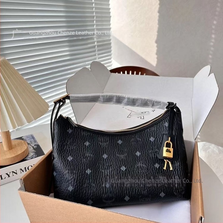 Hobo torba s klasičnim uzorkom | PU materijal, zatvaranje na zip, unutarnje zip torbica i džep za telefon, poliester podstava, horizontalni kvadratni oblik