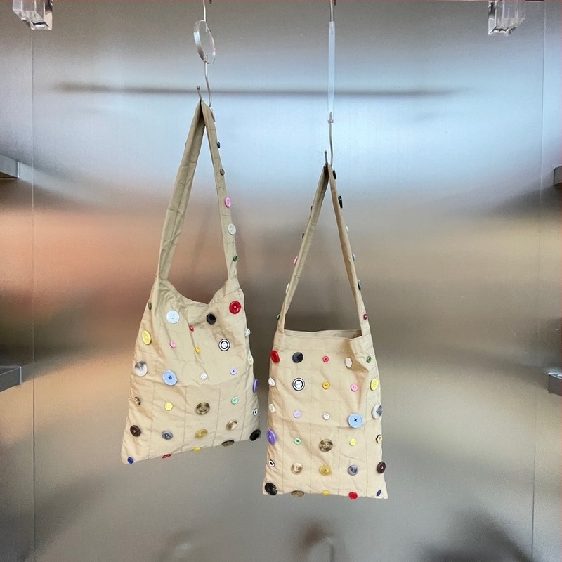 Ženska platnena tote torba - gradska jednostavnost, vertikalni kvadratni oblik, otvoreni vrh, pamuk podstava