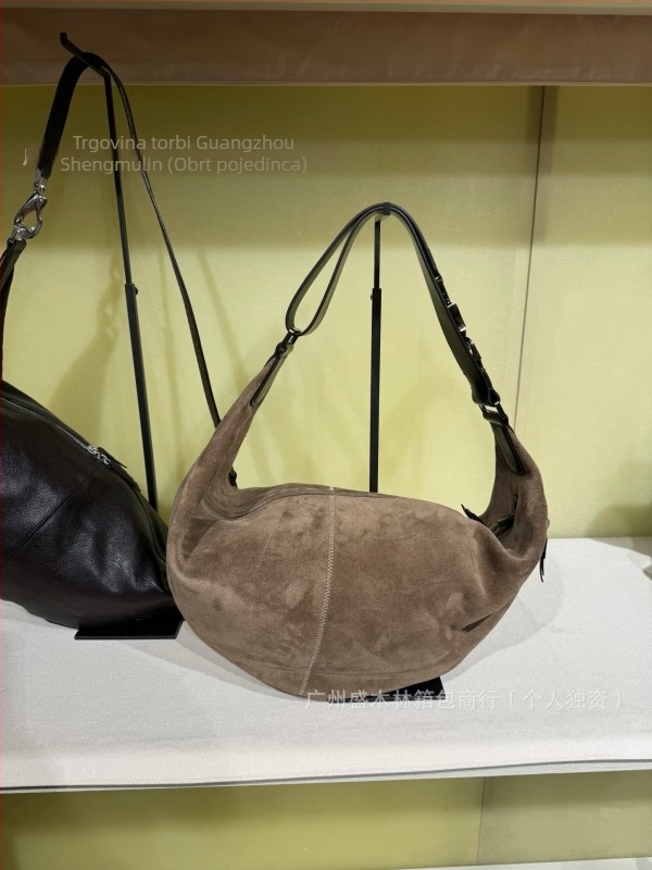 Croissant Dumpling torba s klipom za strijelu – Ulični stil, koža prvog sloja, oblik dumpling, zatvaranje na zip