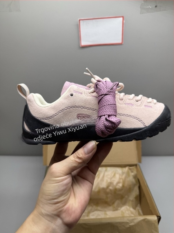 Planinarske tenisice od brušene kože, vulkanizirani gumeni potplat, unisex, niski profil, oštra špička