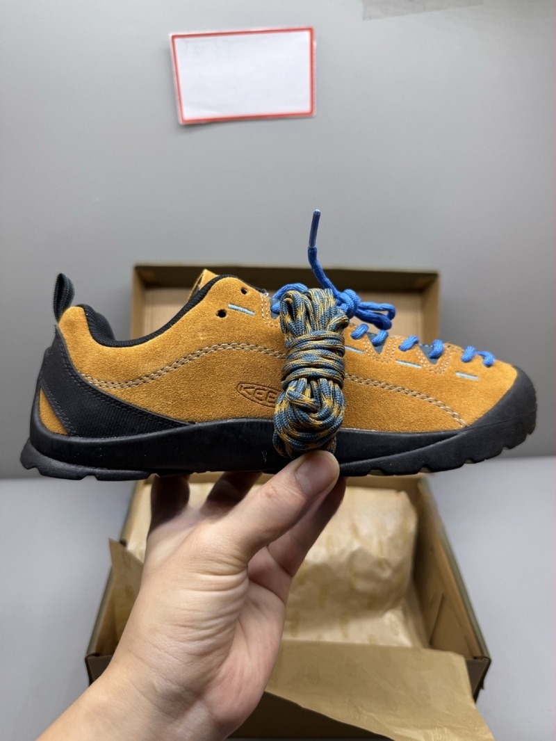 Planinarske tenisice od brušene kože, vulkanizirani gumeni potplat, unisex, niski profil, oštra špička