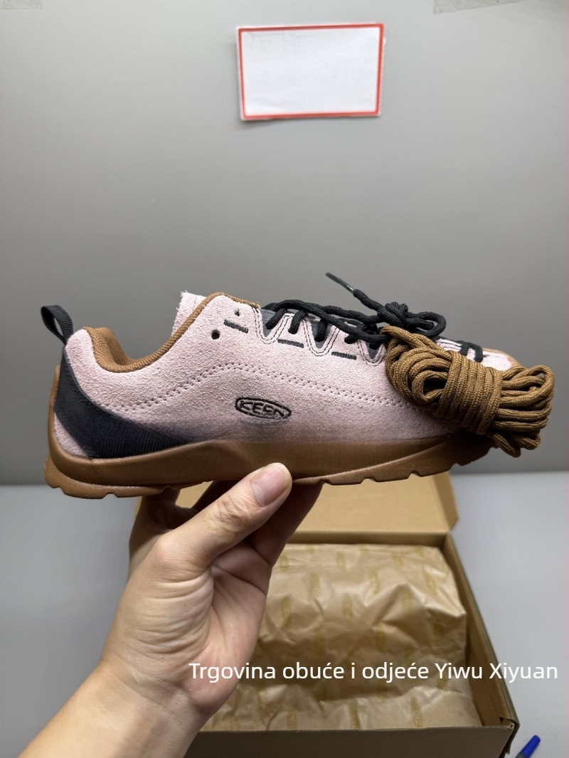 Planinarske tenisice od brušene kože, vulkanizirani gumeni potplat, unisex, niski profil, oštra špička