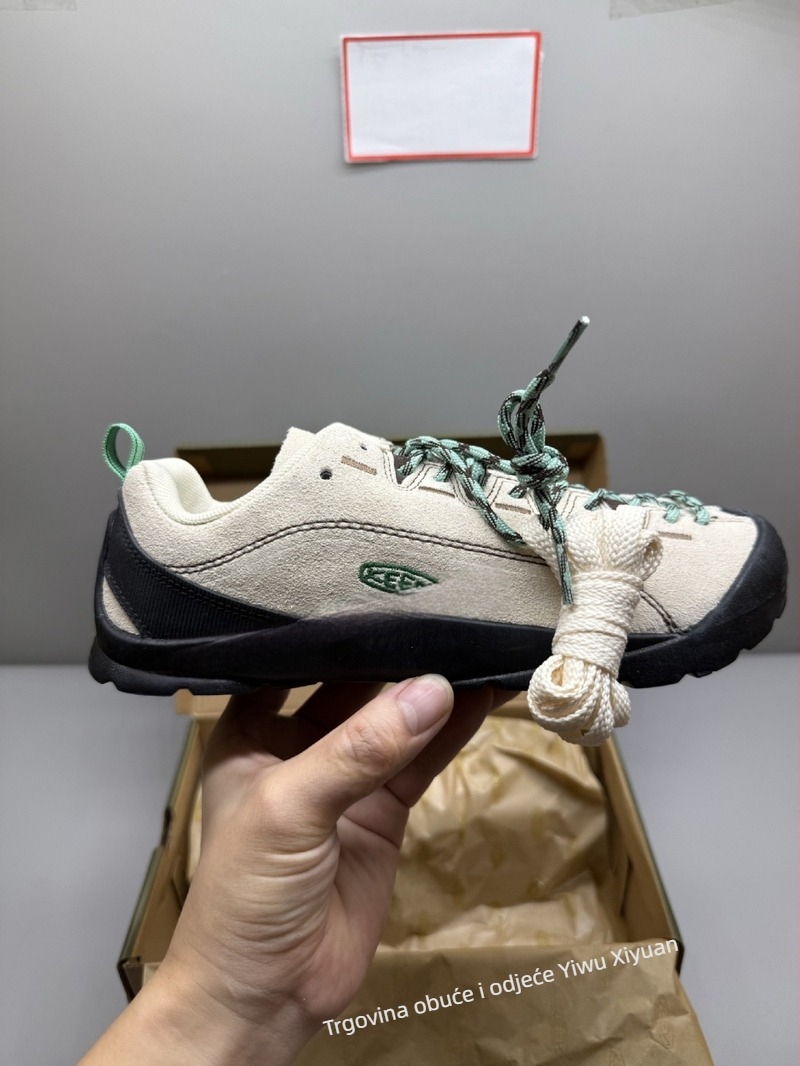 Planinarske tenisice od brušene kože, vulkanizirani gumeni potplat, unisex, niski profil, oštra špička