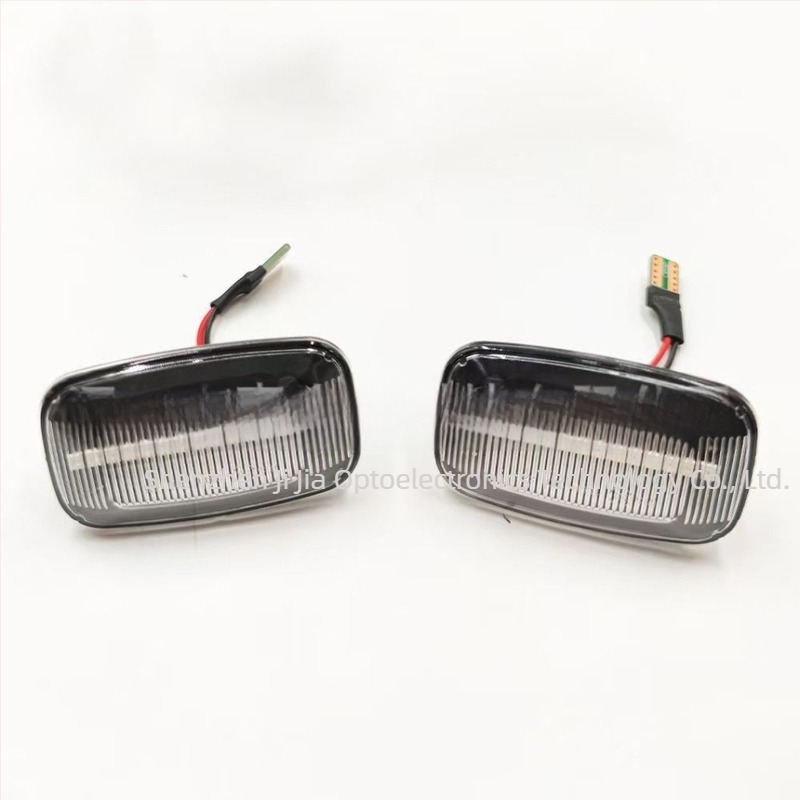 LED bočno svjetlo za Toyota Land Cruiser 70/80/100 - 12V, 3W, 6500K, ABS