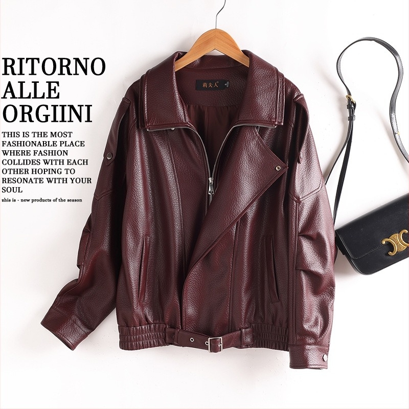 Ženska kožna jakna od prave ovčje kože, okrugli ovratnik, dugi rukavi, ravne krojenje (jesen 2025)